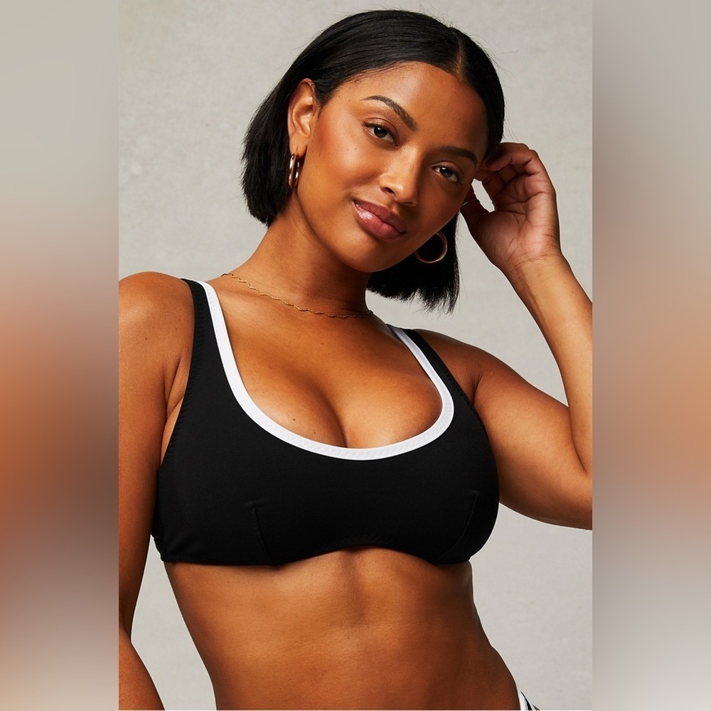 Fabletics Sunsent Scoop Black Swim top Size small